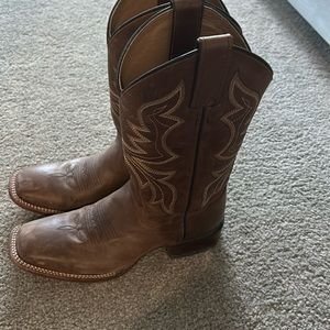 Shyanne boots 6 1/2B